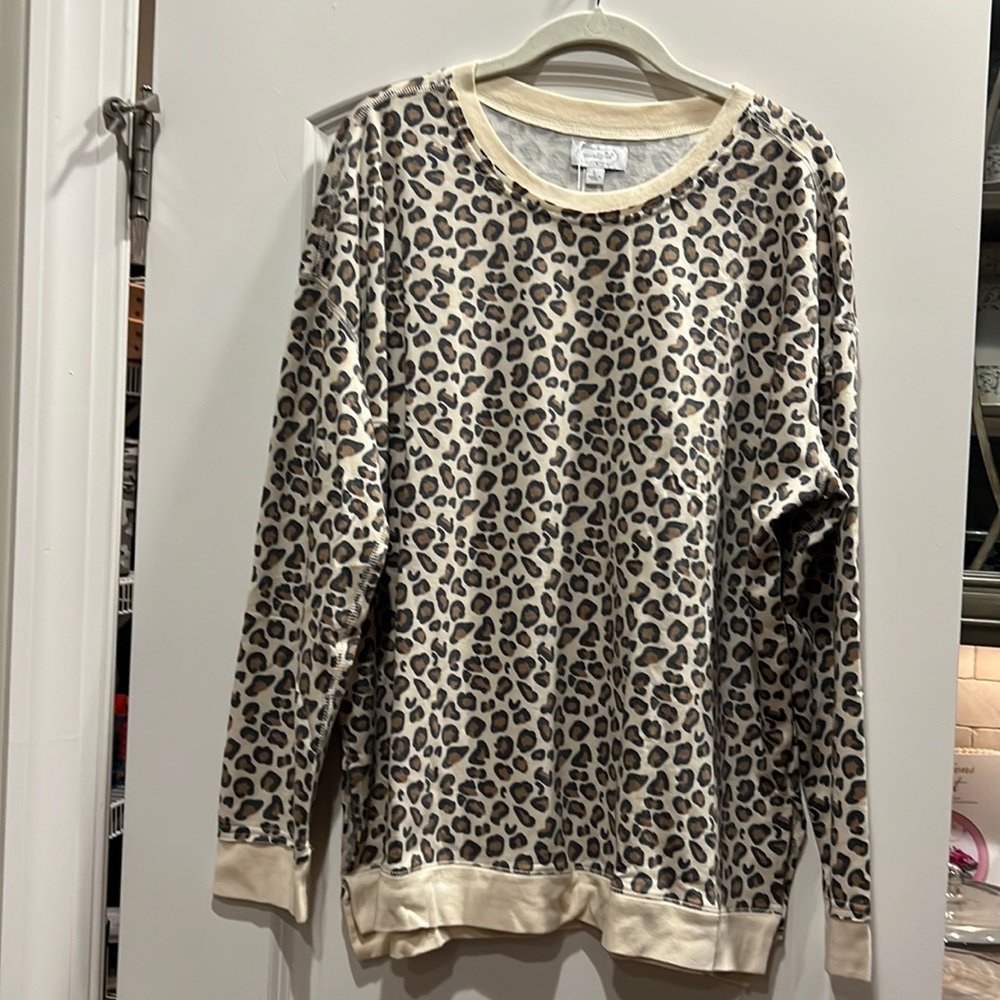 New With Tags Mud Pie Fanning Sweatshirt in Tan Leopard Size L
